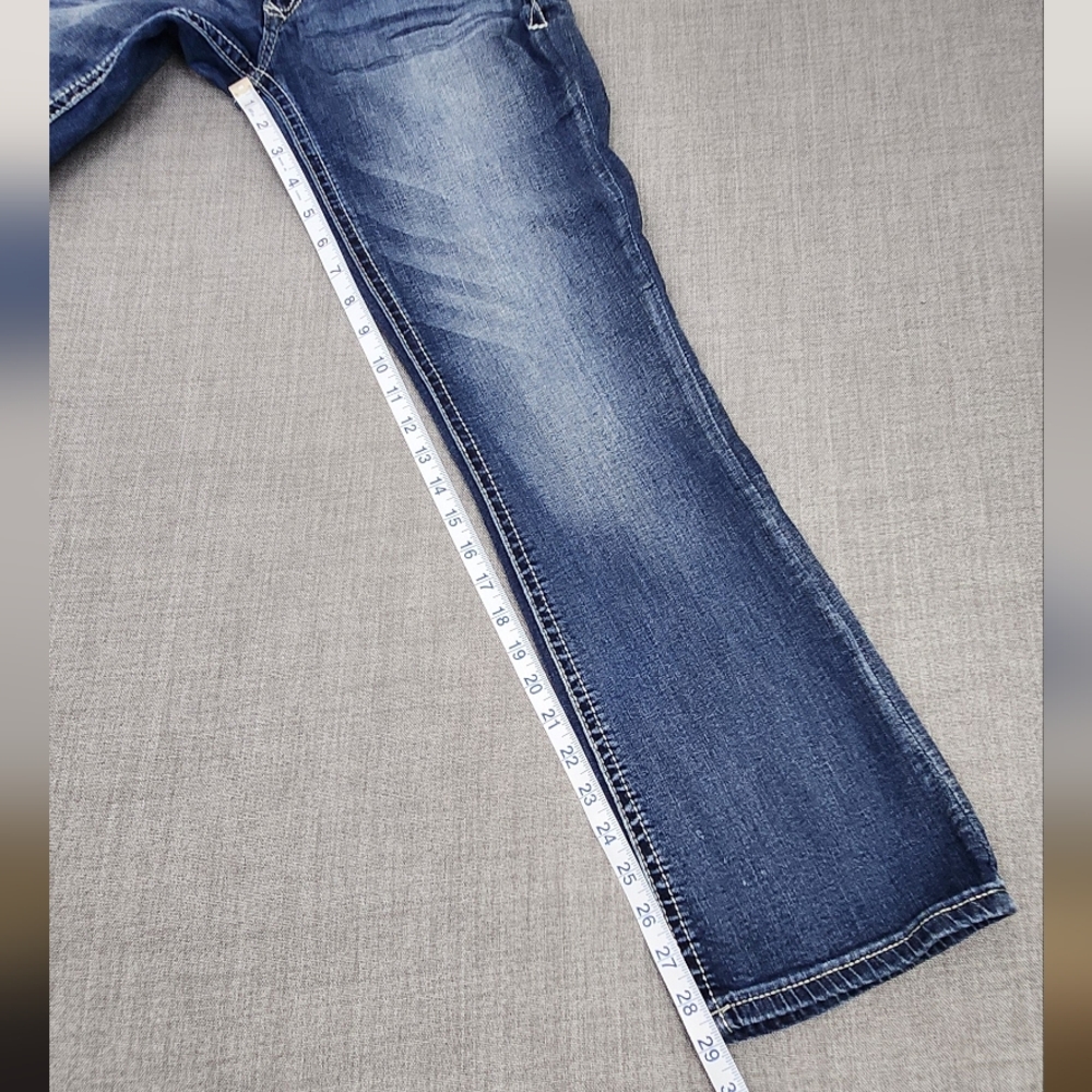 Express Barely Boot Low Rise Medium Wash. 6 Short - Picture 6 of 10
